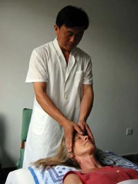 Master Feng Yijian Qigong Massage